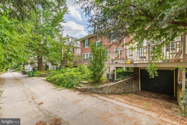Building Photo - 3939 Cloverhill Rd