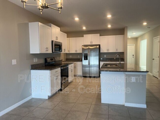 Foto del edificio - 5649 SW 93rd St