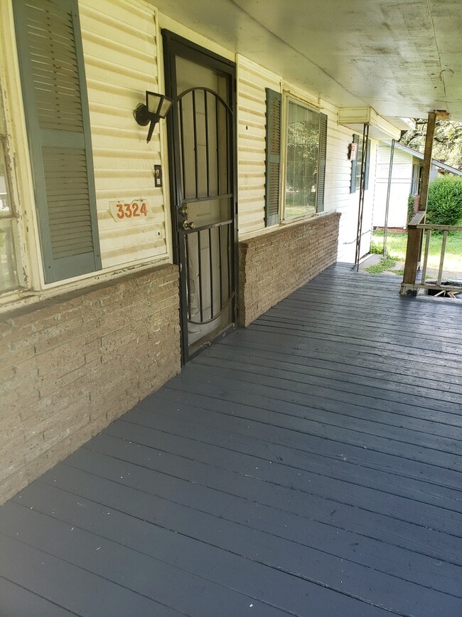 Building Photo - 3324 Beatrice Dr
