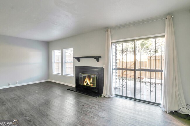 Building Photo - 2016 Oak Park Ln