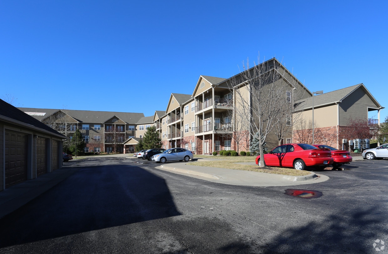 The Villas at Kensington Court Apartments in Kansas City, MO