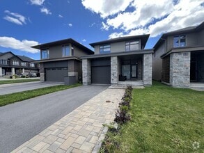 Building Photo - 334 Lysander Pl