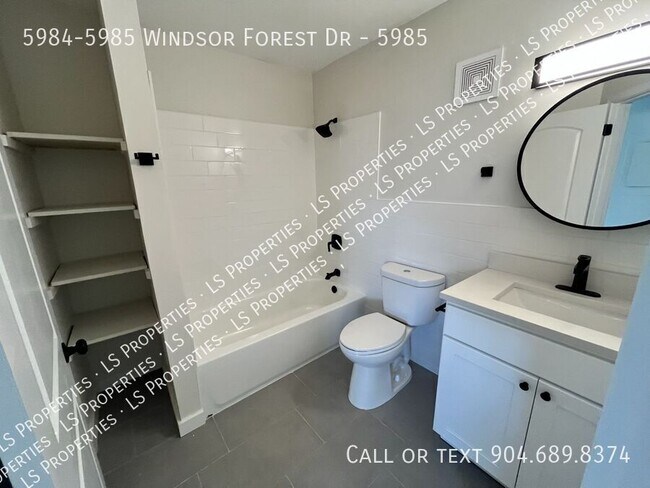 Foto del edificio - 5984-5985 Windsor Forest Dr-5985