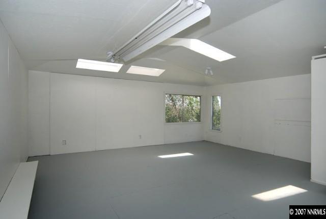 Building Photo - 860 Bowman Dr