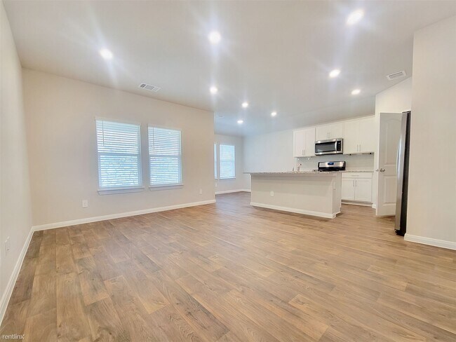 Foto del edificio - 3 br, 2 bath House - 125 Solitude Dr
