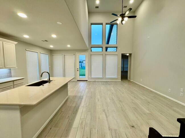 Foto del edificio - 10503 Shining Dawn Wy