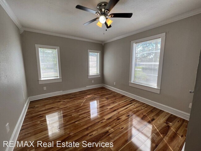 Building Photo - 2 br, 2 bath House - 2240 Pin Oak Circle
