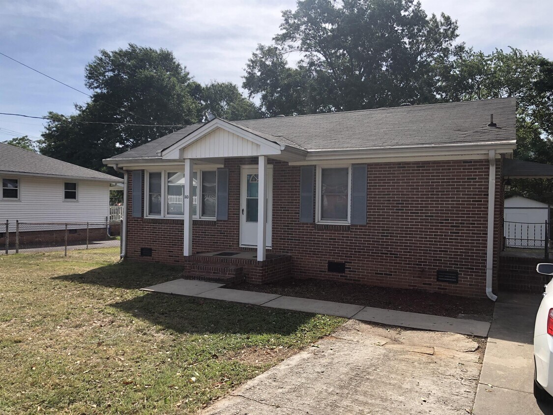 110 Clemson Ave, Greenville, SC 29611 House for Rent in Greenville