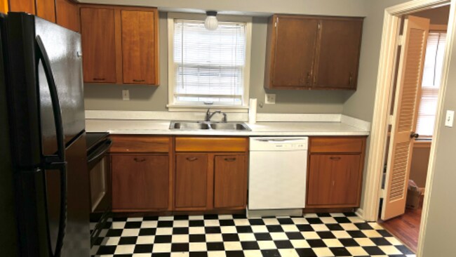 Foto del edificio - 2549 Glenmary Ave