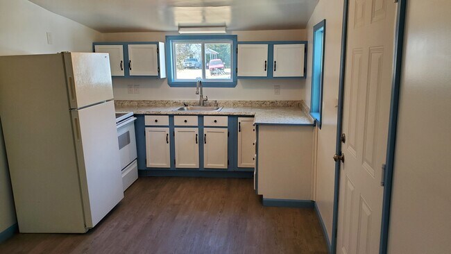 Cocina - 390 Cottage Home Rd