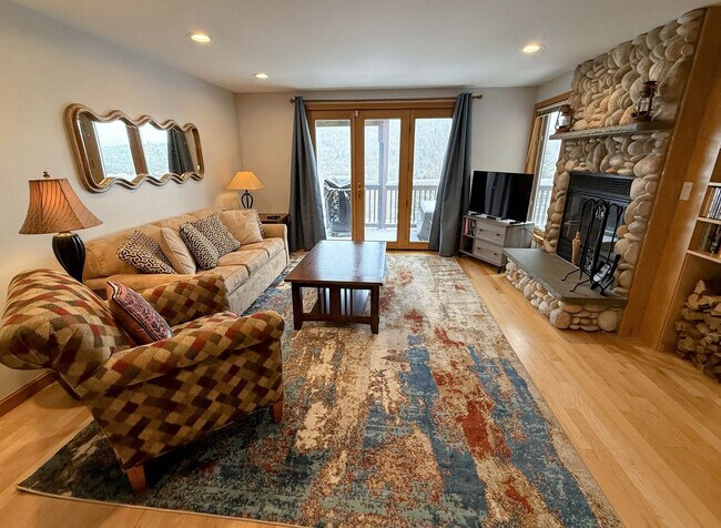 Foto del edificio - 307 Crawford Ridge Rd