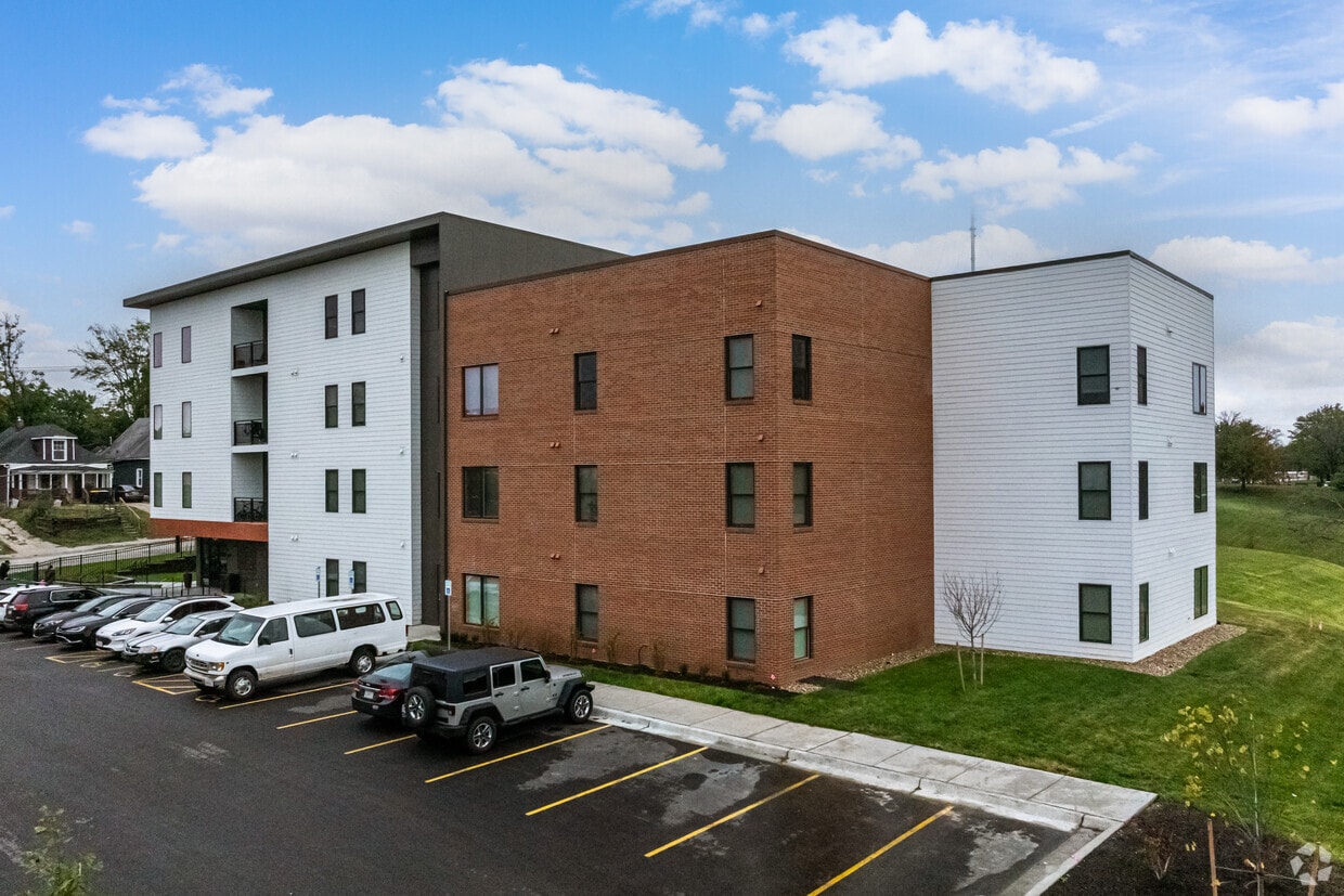 Building Photo - Villa View