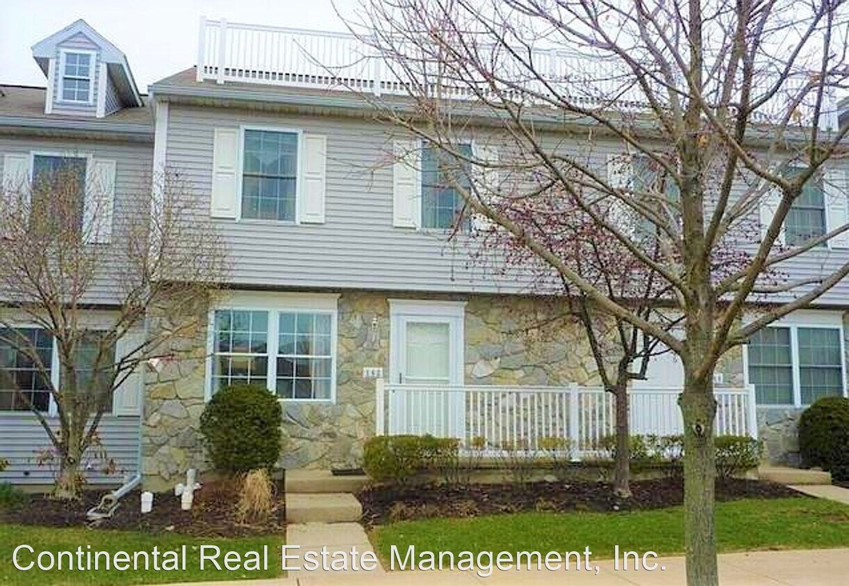 3 br, 2.5 bath House 162 Birchtree Court House Rental in State