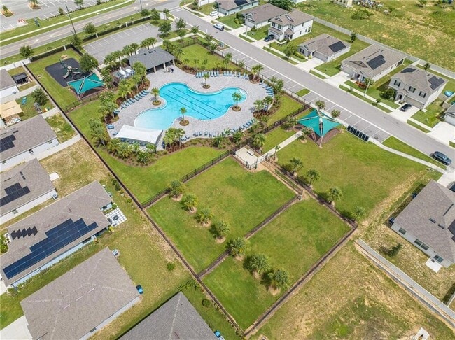 Foto del edificio - 272 Taft Dr