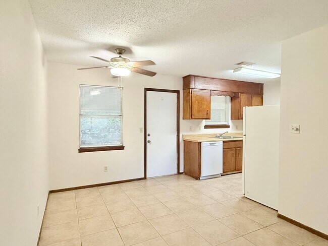 Foto del edificio - Charming 3-Bedroom Home