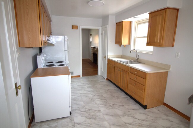 Building Photo - 7823 Camargo Rd