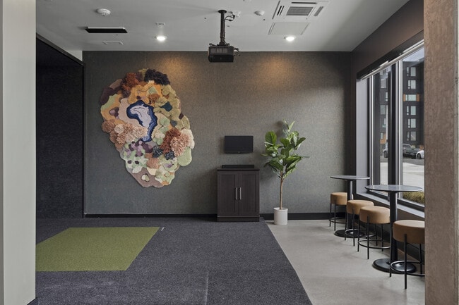 Building Photo - Rook