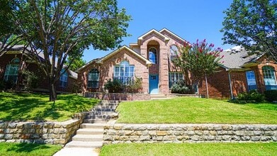 Building Photo - 2210 Garden Crest Dr