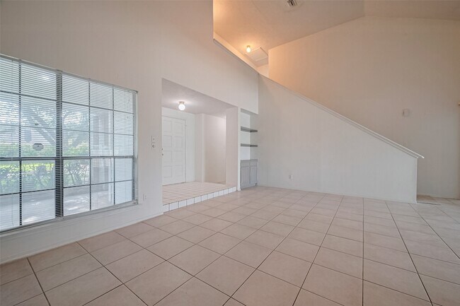 Foto del edificio - 2107 Creekshire Dr