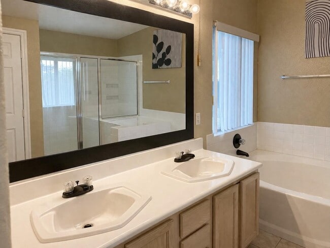 Building Photo - 2259 Bridle Wreath Ln