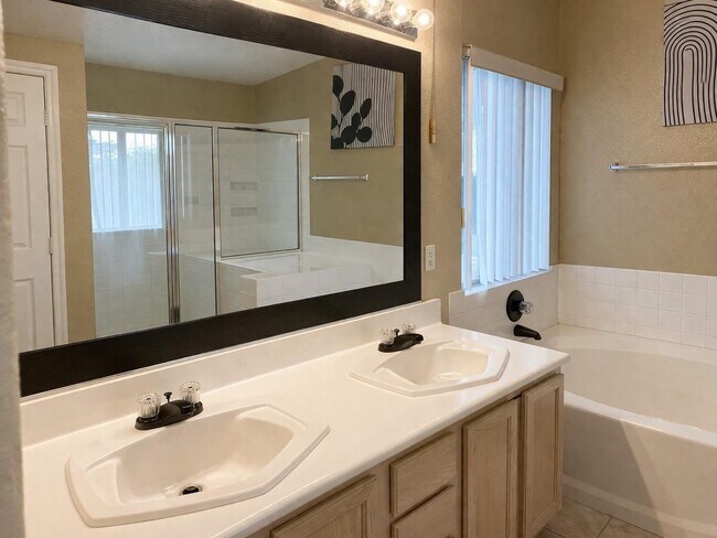 Foto del edificio - 2259 Bridle Wreath Ln
