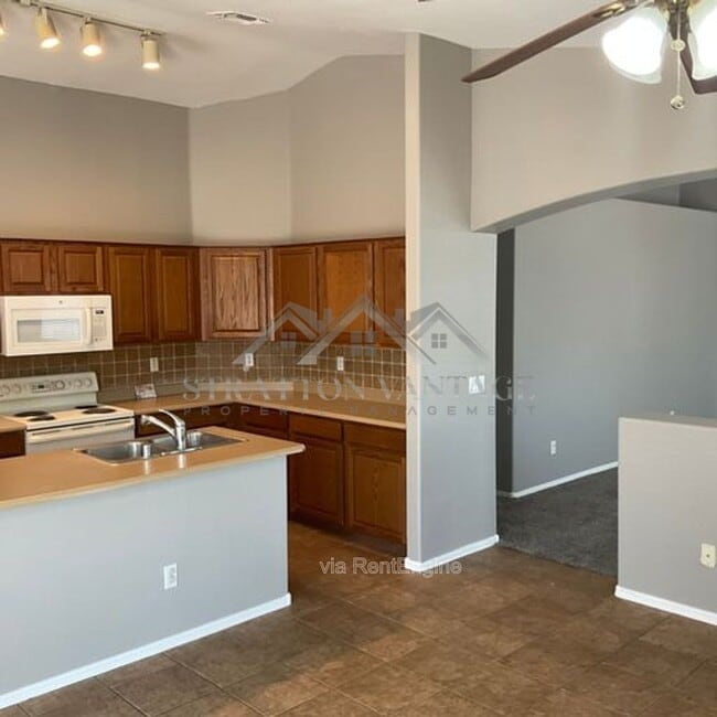 Building Photo - 6020 N Milano Ct