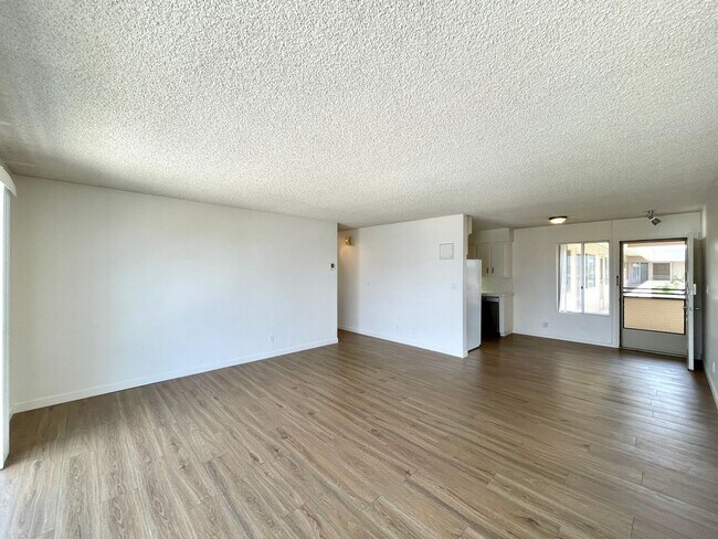 Foto del edificio - Perfect 2B/2BA Condo 1 Block from Ocean Be...