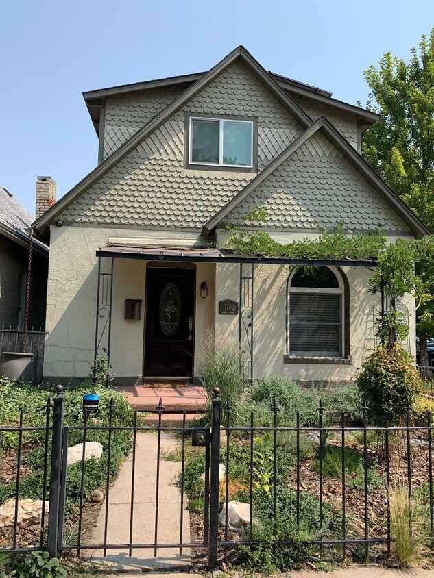 Primary Photo - 3702 Julian St