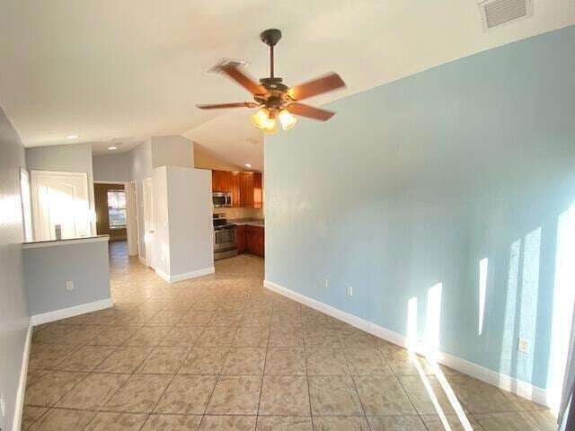 Foto del edificio - 4828 Cambridge St