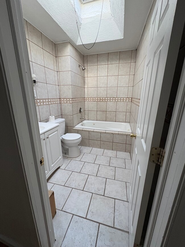 baño - 6931 guilford rd