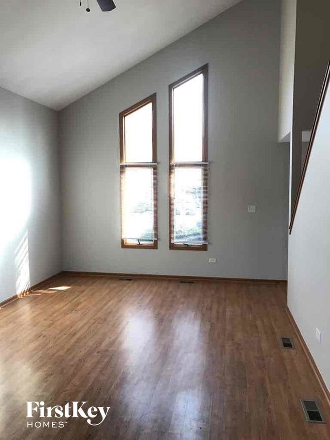 Building Photo - 1119 Karen Dr