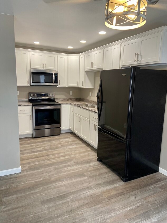 1382 N Westwood Dr Unit A, Zanesville, OH 43701 Condo for Rent in