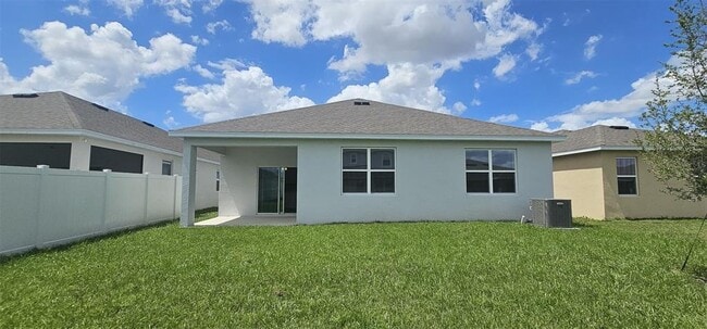 Building Photo - 413 Silver Palm Dr