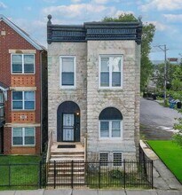 Building Photo - 209 S Albany Ave