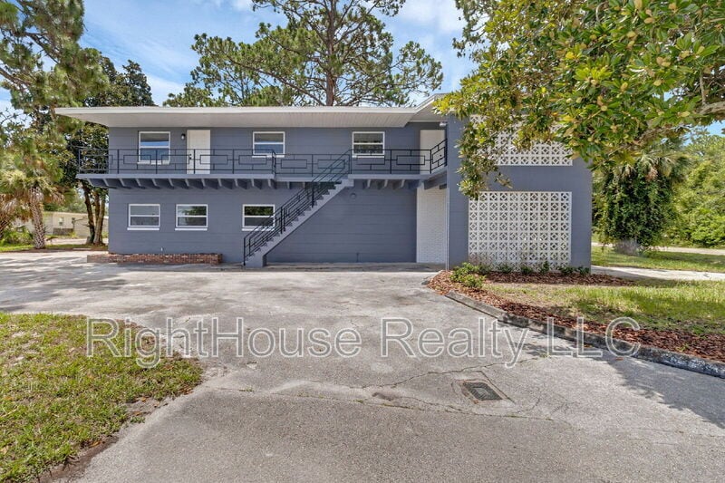 Primary Photo - 315 Bayview St