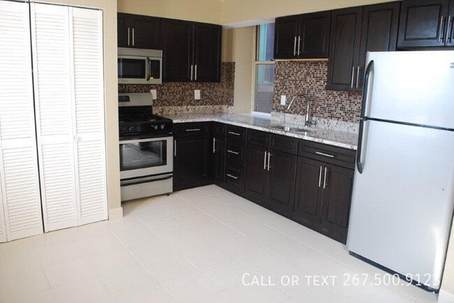 Building Photo - 4718 Chestnut-Unit F