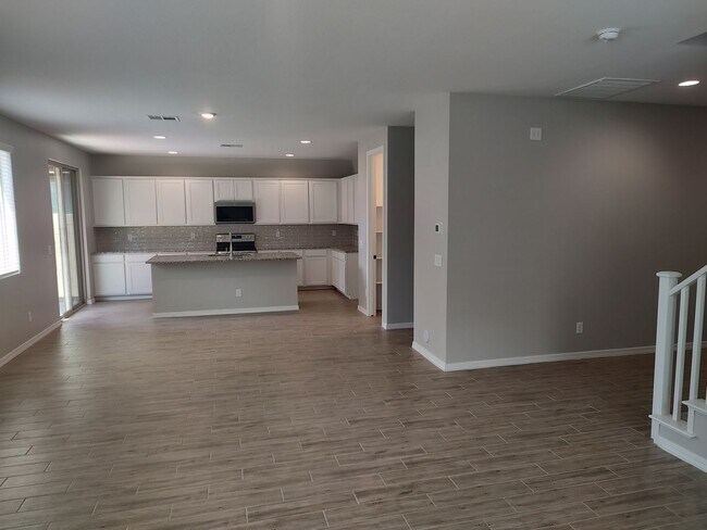 Building Photo - 4 Bedroom - 3 Bath  Home - 2668 Sq. Ft. - Eastmark Inspirian III - Mesa
