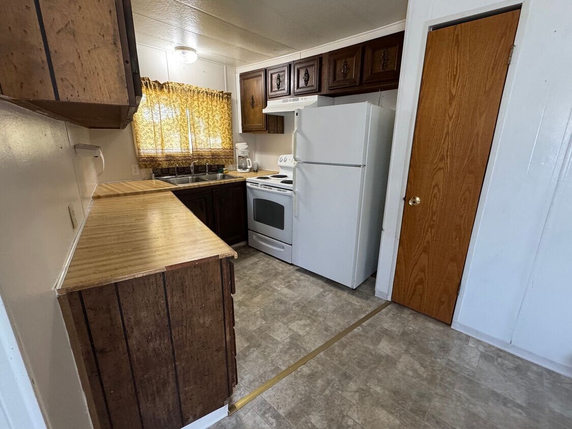 Foto principal - 2 bedroom 1 bath