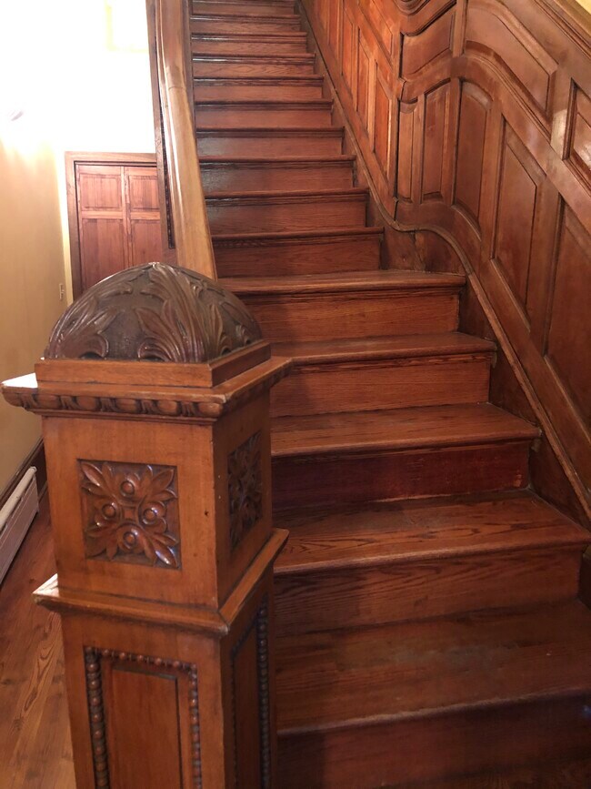 entry way - 548 W 148th St