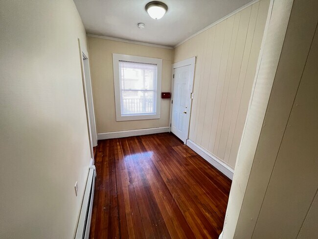 Building Photo - 27 Wolcott St