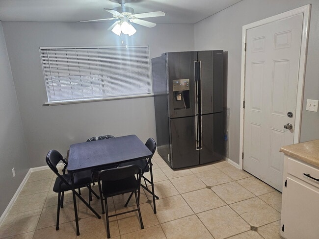 Foto del edificio - 608 Old Pine Rd