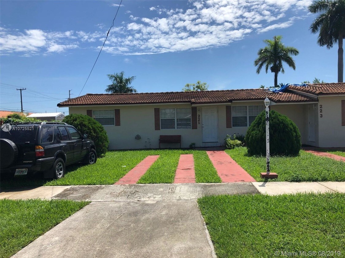 221 SW 81st Ave, Miami, FL 33144 House Rental in Miami, FL