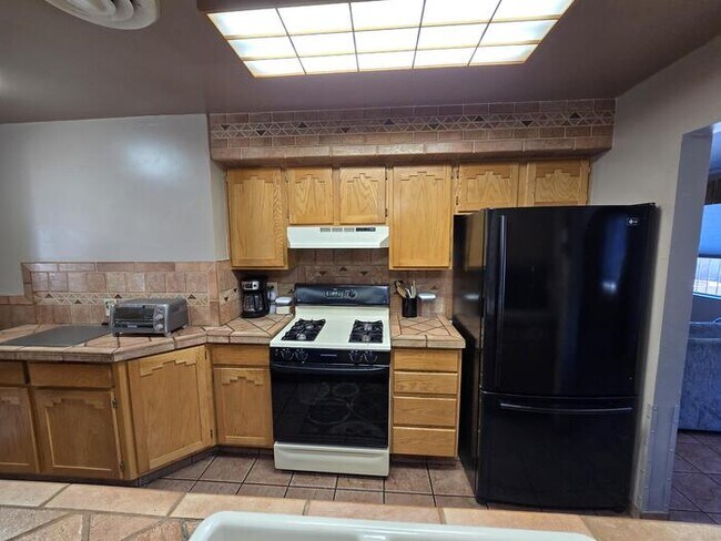 Foto del edificio - 6272 E 26th St