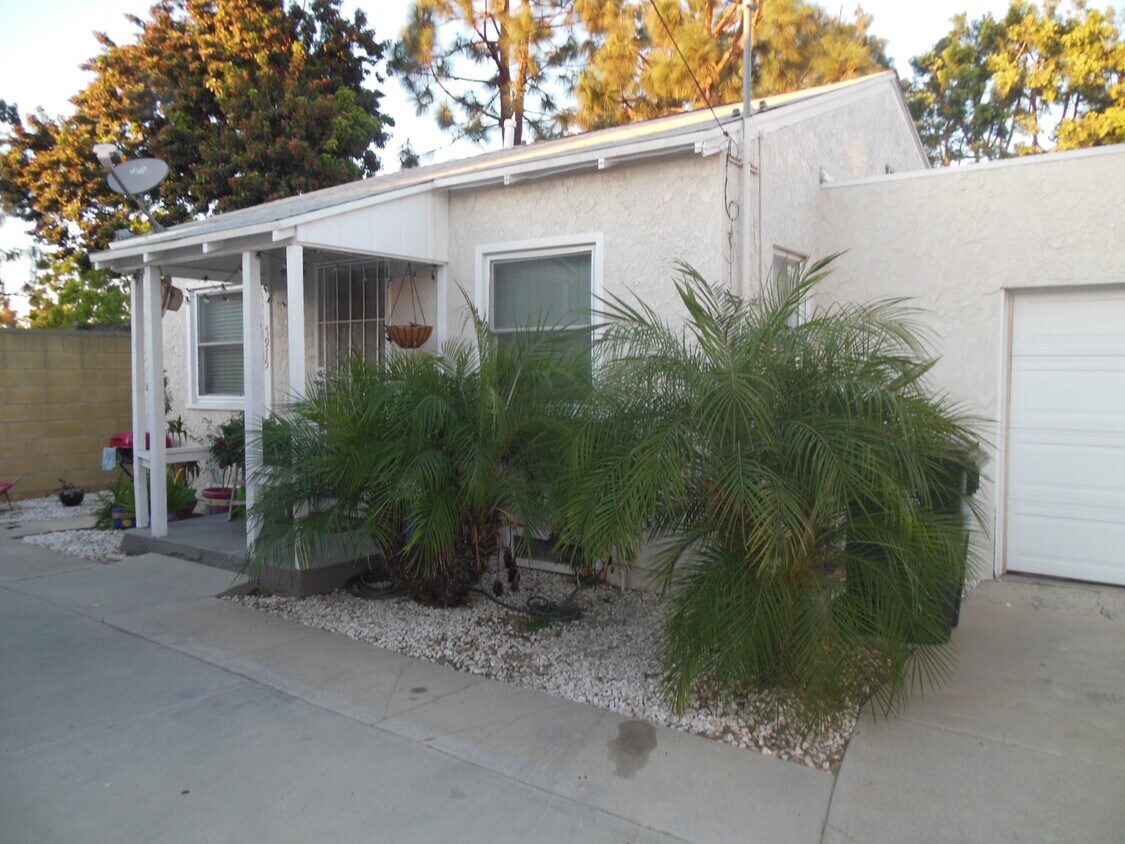 Primary Photo - 7975 Harper Ave