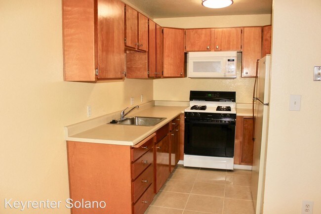 Building Photo - 2 br, 1.5 bath House - 2733 Marin Street