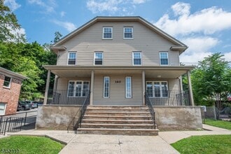Building Photo - 160 Bloomfield Ave