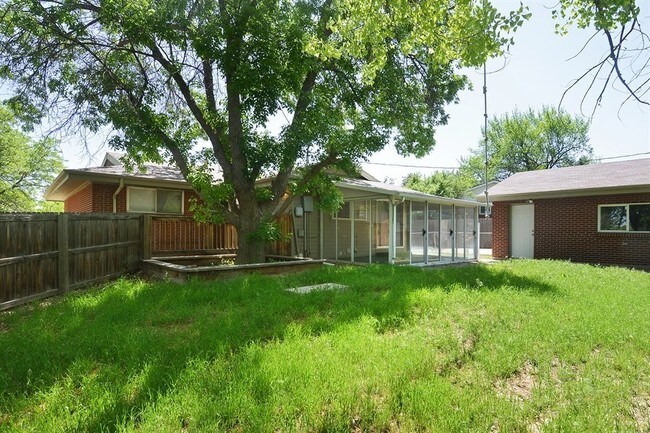 Building Photo - 361 S Wheeling Way