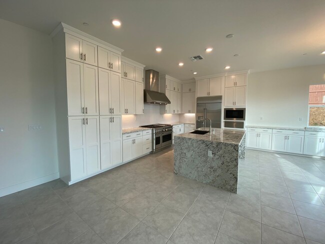 Building Photo - Stunning Dual Master in Hawk Ridge with La...