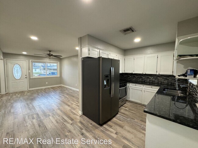 Foto del edificio - 3 br, 1 bath House - 2000 Alison