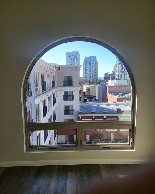 Foto del edificio - View Gaslamp 1 bedroom Condo with Parking,...